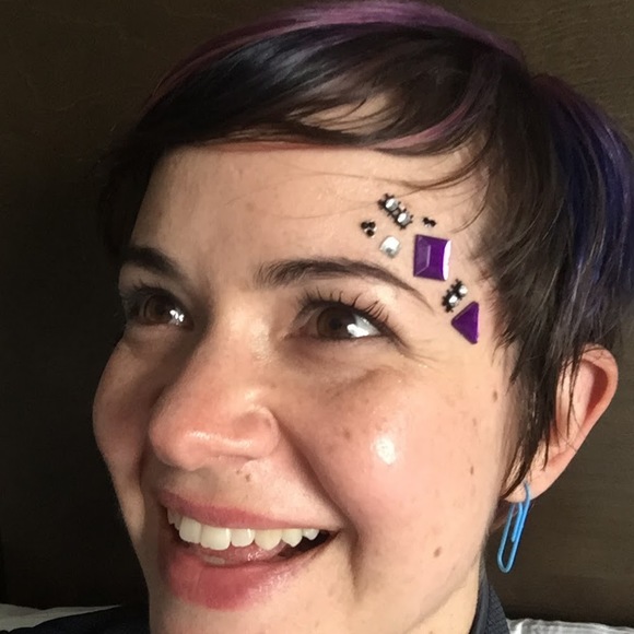 Meet your Posher, Molly - Picture 1 of 1